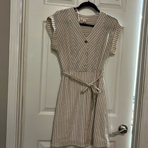 Sz MED Casual Dress